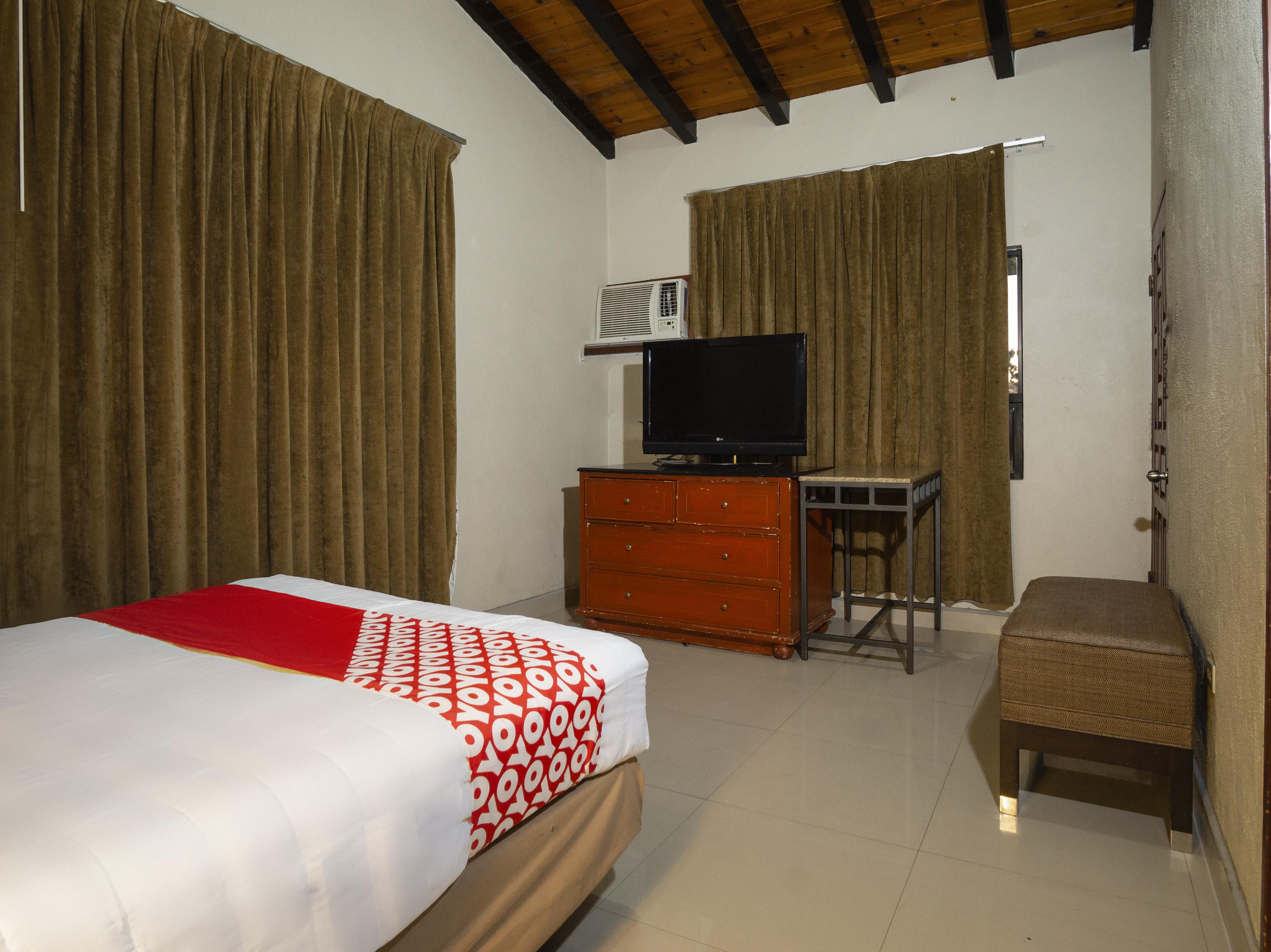 Oyo Hotel Hacienda Don Luis, ロサリト エクステリア 写真 A bedroom at the hotel