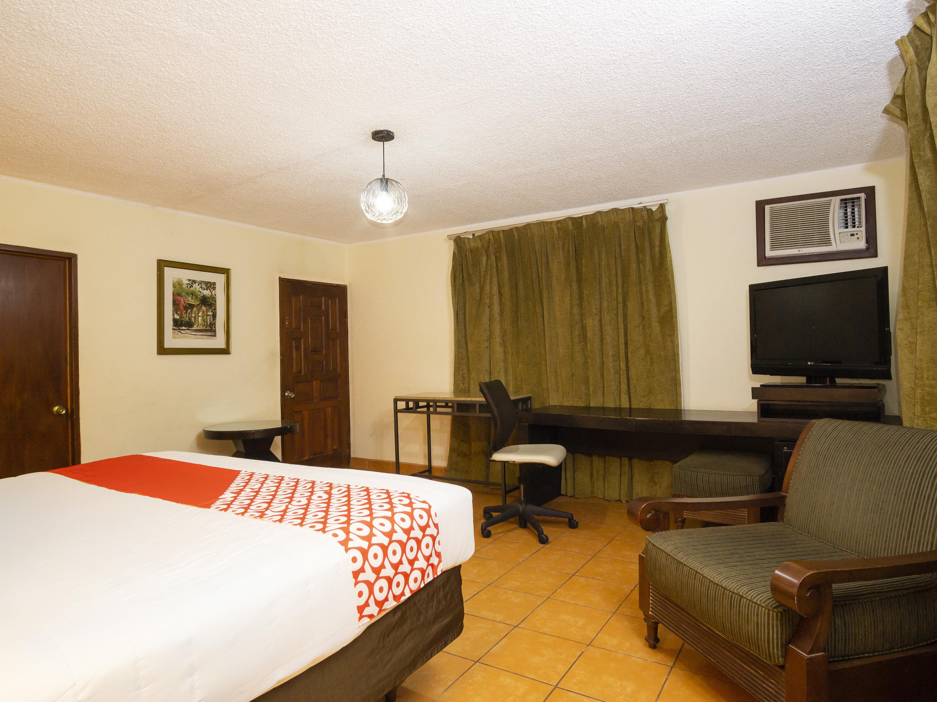 Oyo Hotel Hacienda Don Luis, ロサリト エクステリア 写真 A typical room at the hotel