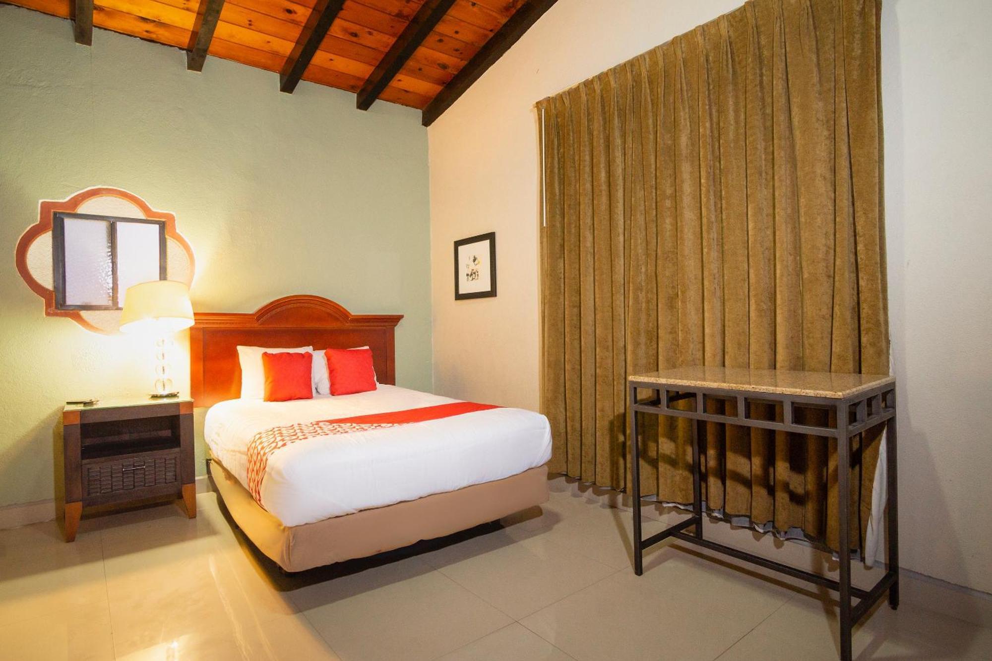 Oyo Hotel Hacienda Don Luis, ロサリト エクステリア 写真 A bedroom at the hotel