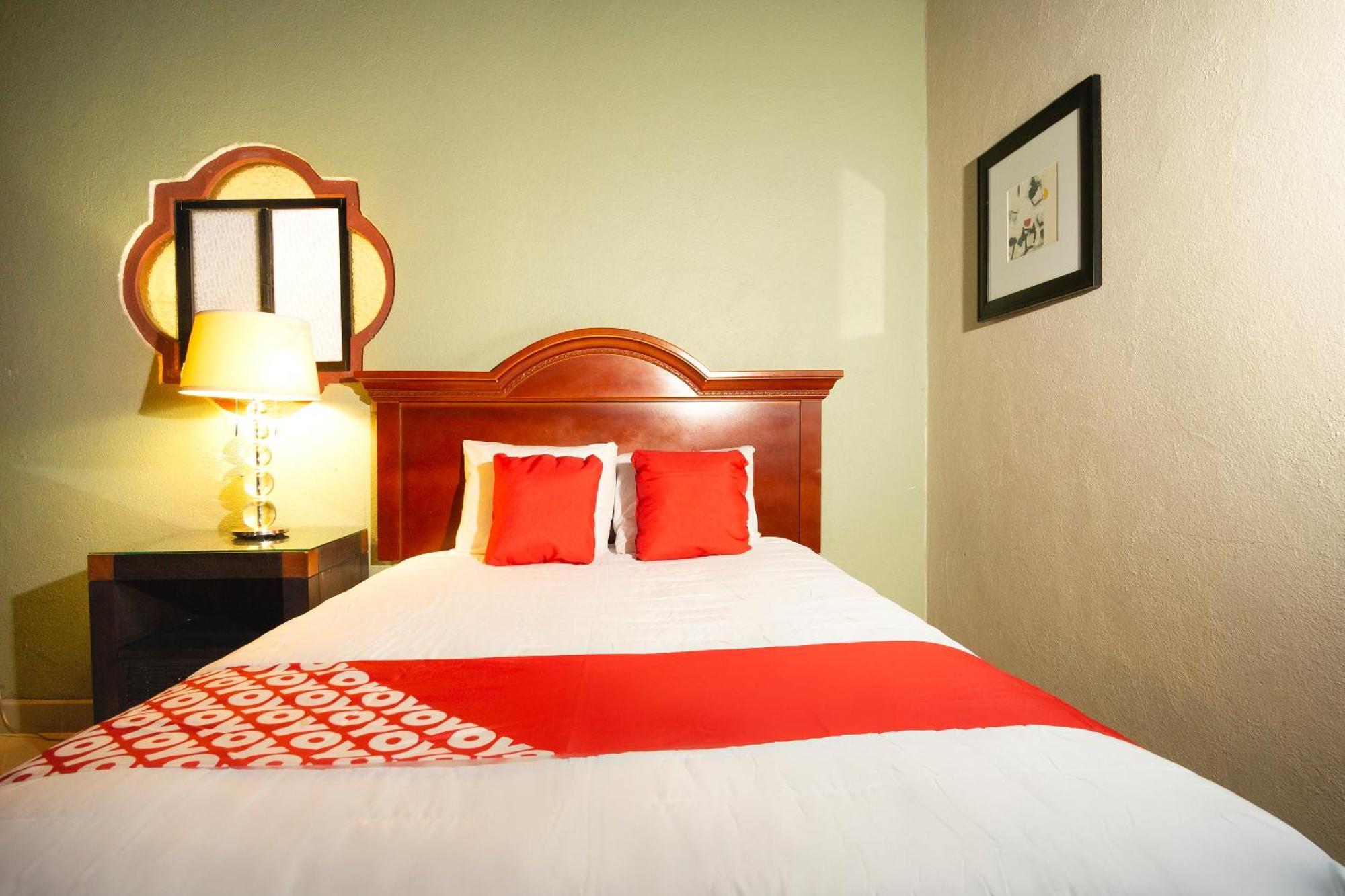 Oyo Hotel Hacienda Don Luis, ロサリト エクステリア 写真 A room at the hotel
